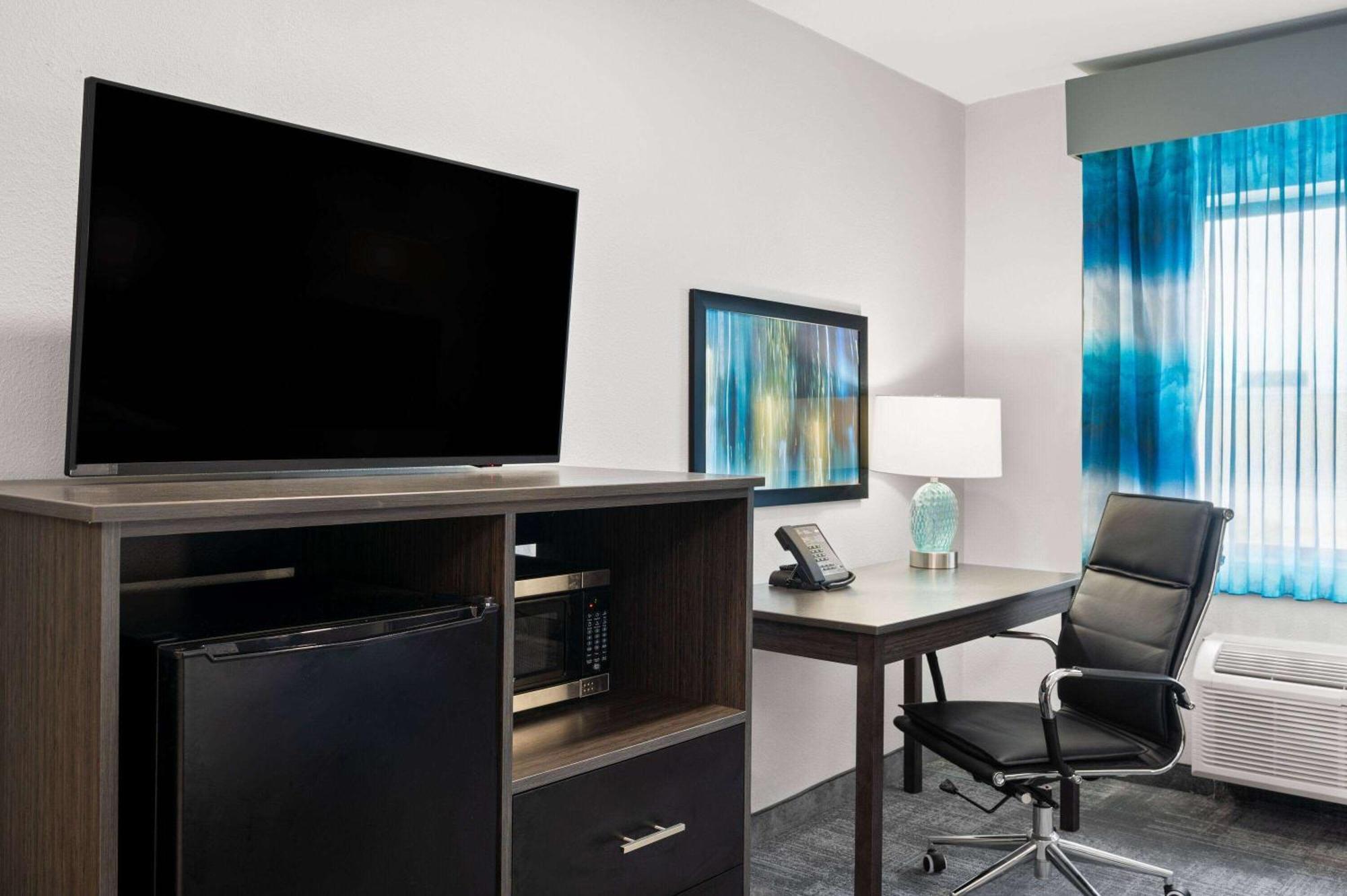 La Quinta Inn By Wyndham Indianapolis Airport Executive Dr Dış mekan fotoğraf