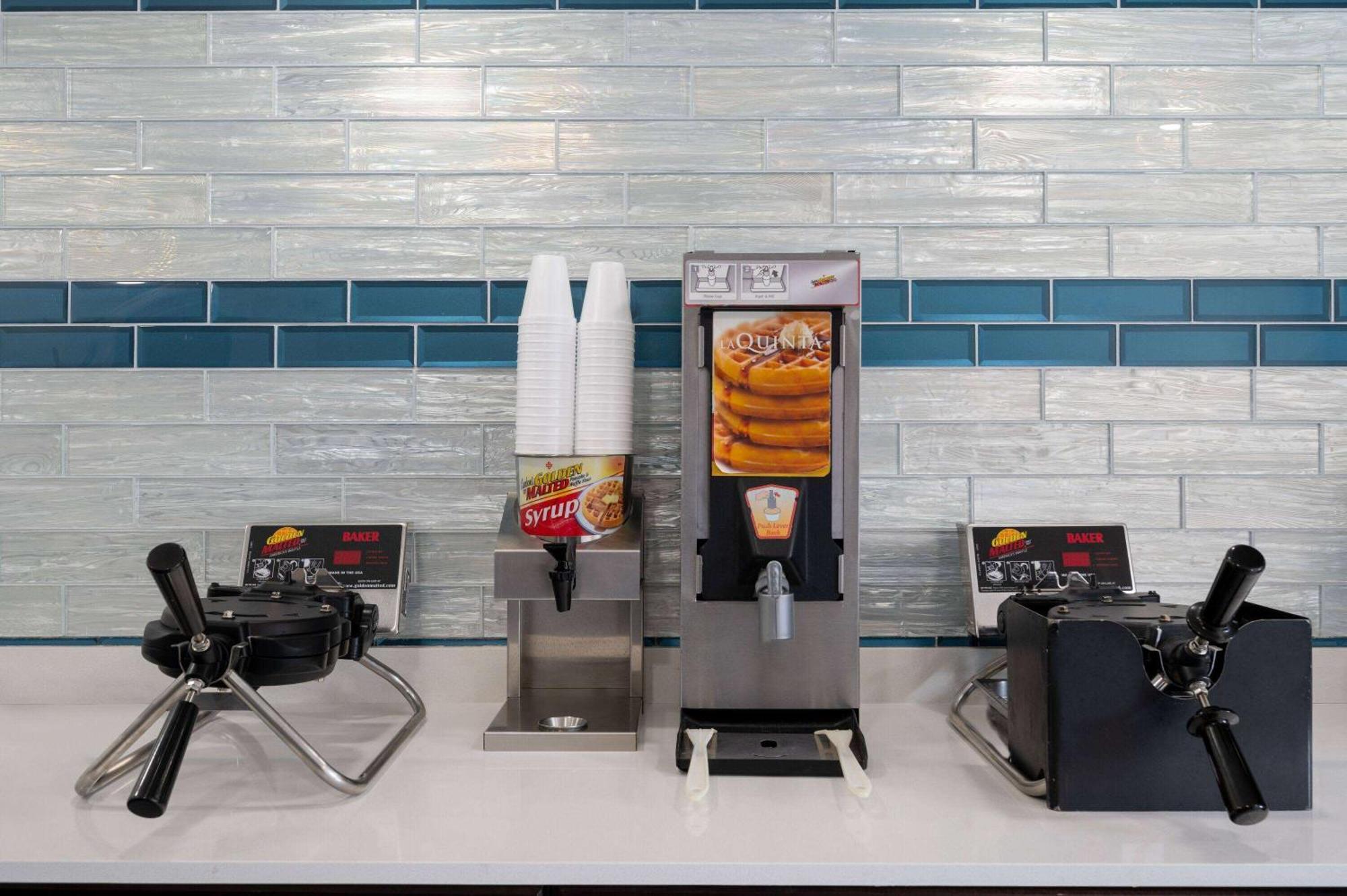 La Quinta Inn By Wyndham Indianapolis Airport Executive Dr Dış mekan fotoğraf
