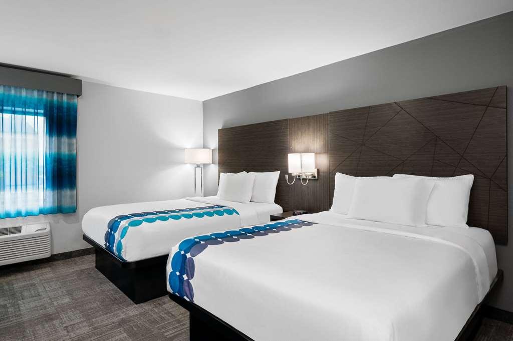 La Quinta Inn By Wyndham Indianapolis Airport Executive Dr Oda fotoğraf